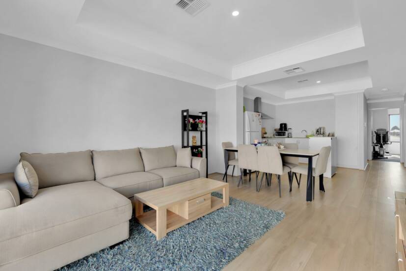 24 Latina Street, PIARA WATERS, WA 6112 AUS