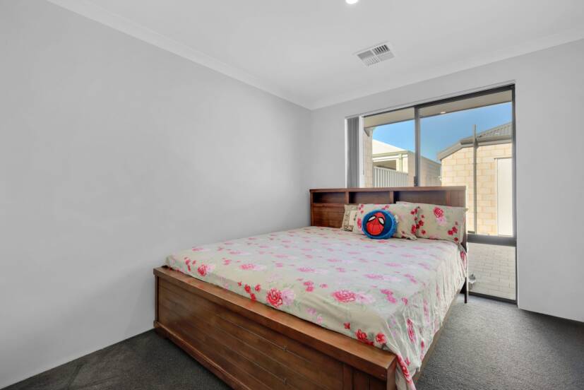 24 Latina Street, PIARA WATERS, WA 6112 AUS