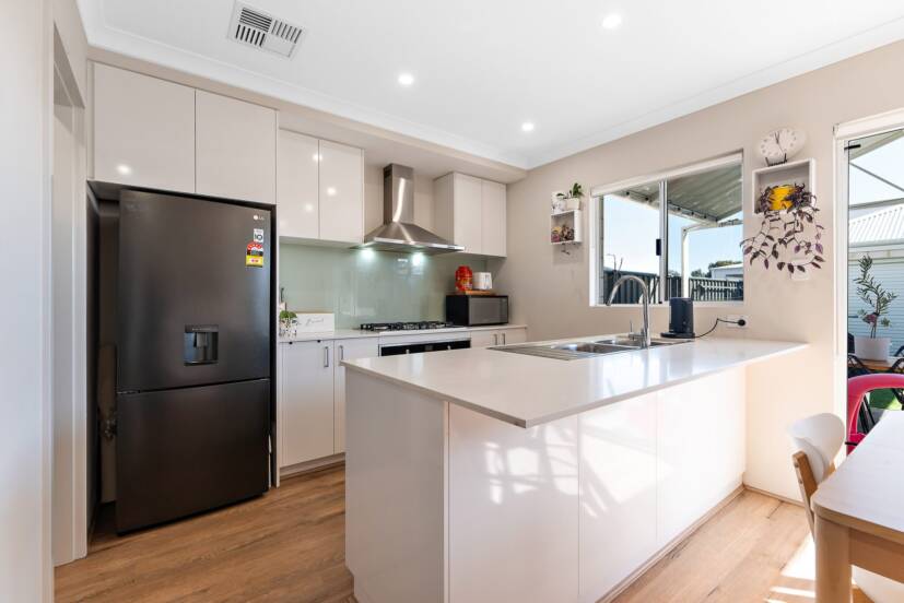 4 Yering Lane, HARRISDALE, WA 6112 AUS