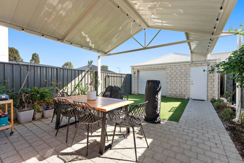 4 Yering Lane, HARRISDALE, WA 6112 AUS