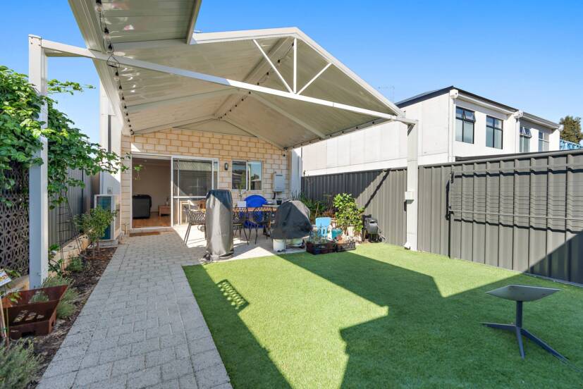 4 Yering Lane, HARRISDALE, WA 6112 AUS