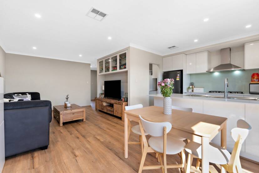4 Yering Lane, HARRISDALE, WA 6112 AUS