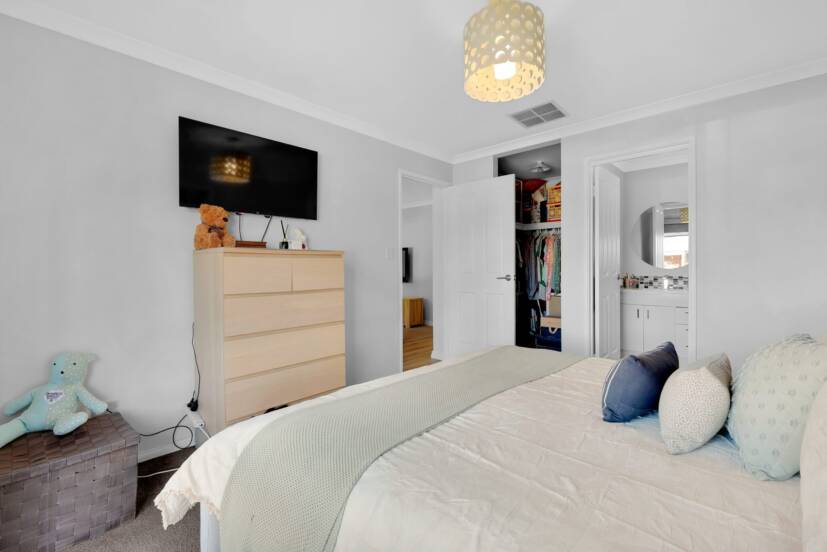 8 Arion Avenue, HARRISDALE, WA 6112 AUS