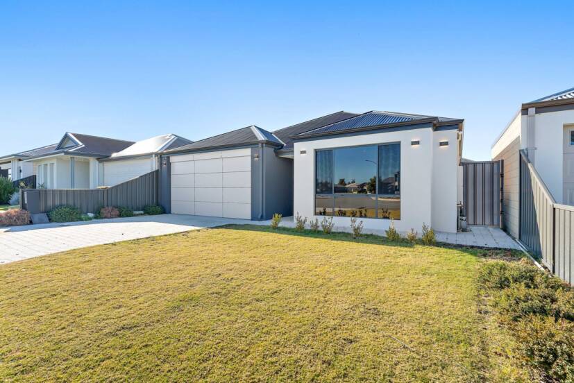 7 Lignite Avenue, PIARA WATERS, WA 6112 AUS
