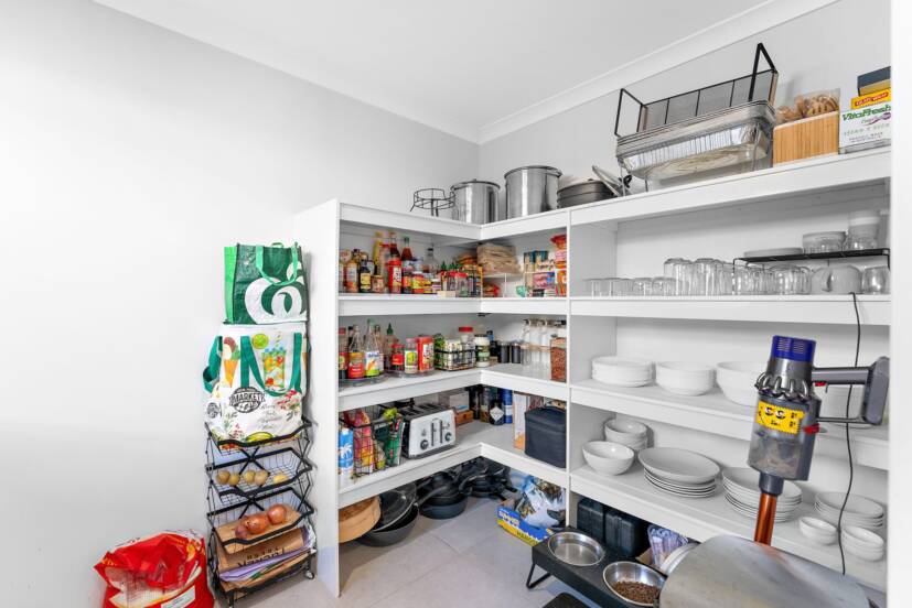 7 Lignite Avenue, PIARA WATERS, WA 6112 AUS