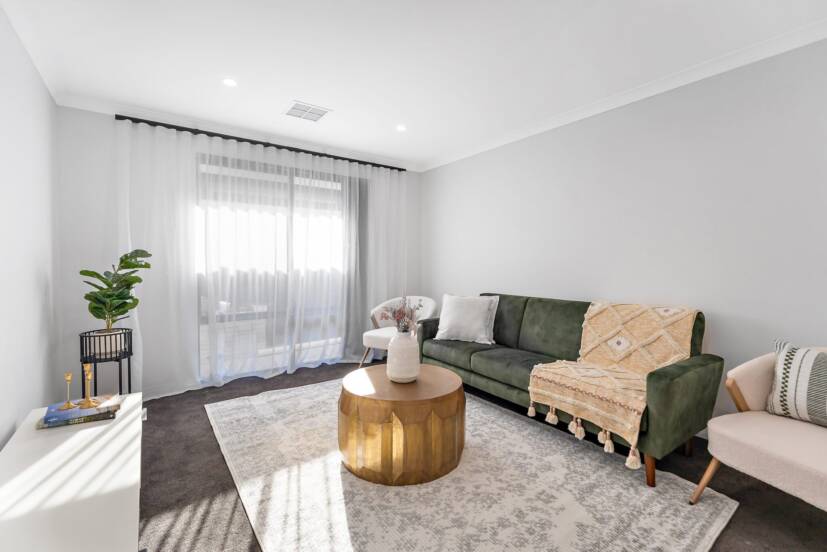 7 Lignite Avenue, PIARA WATERS, WA 6112 AUS