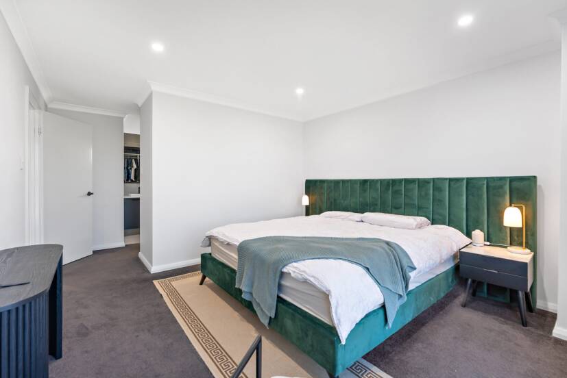 7 Lignite Avenue, PIARA WATERS, WA 6112 AUS
