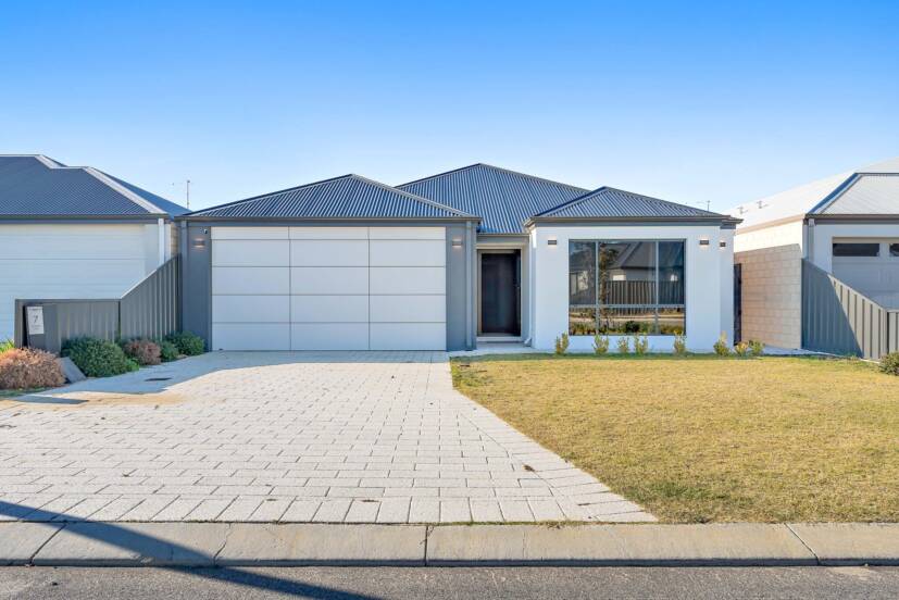 7 Lignite Avenue, PIARA WATERS, WA 6112 AUS