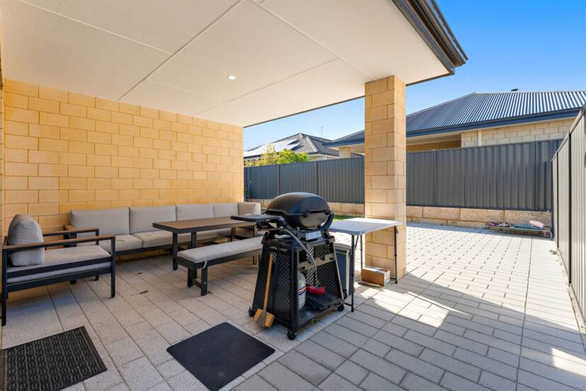 7 Lignite Avenue, PIARA WATERS, WA 6112 AUS