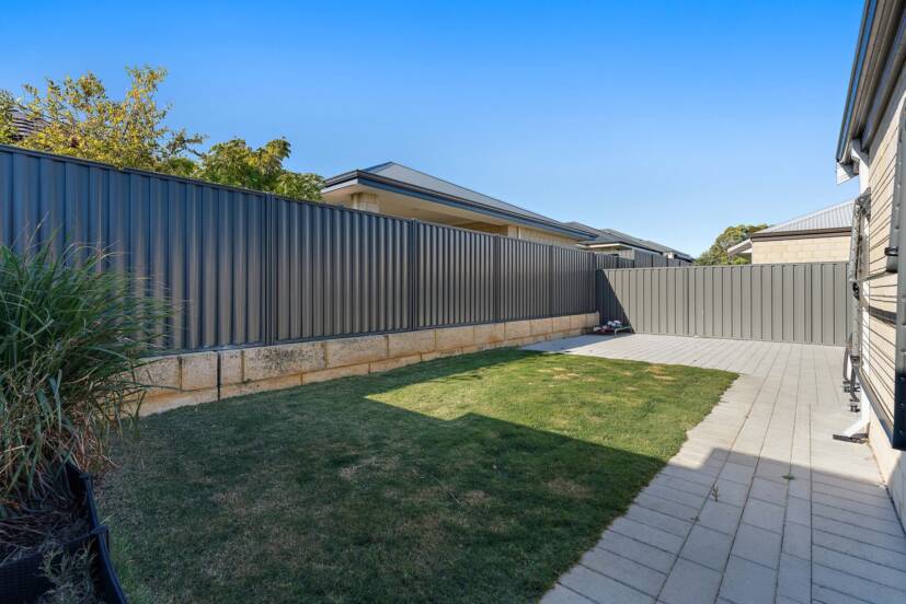 7 Lignite Avenue, PIARA WATERS, WA 6112 AUS