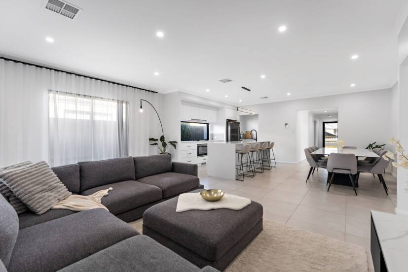 7 Lignite Avenue, PIARA WATERS, WA 6112 AUS