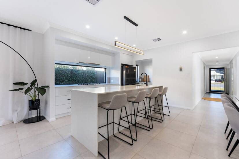 7 Lignite Avenue, PIARA WATERS, WA 6112 AUS