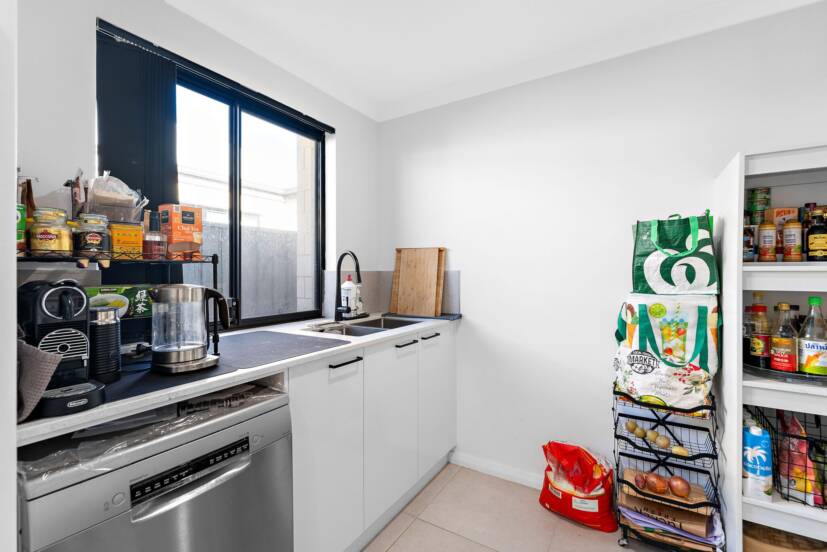 7 Lignite Avenue, PIARA WATERS, WA 6112 AUS