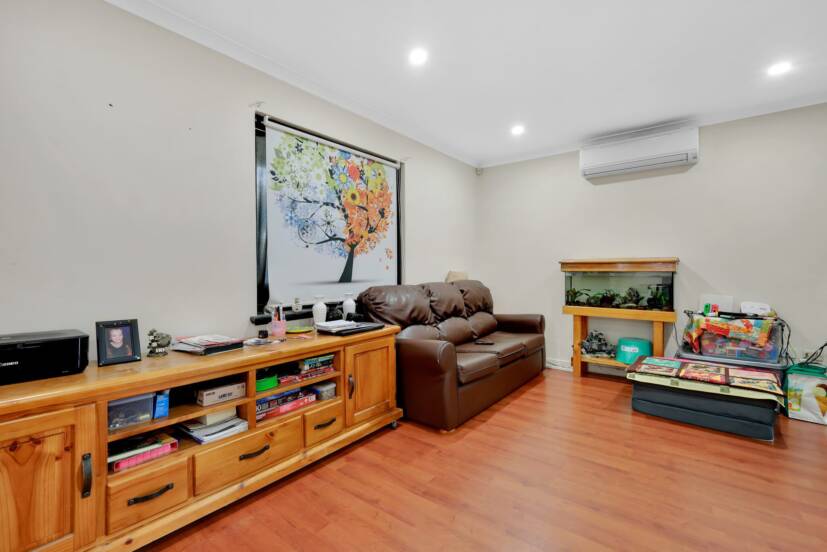 12 Delbridge Drive, KENWICK, WA 6107 AUS