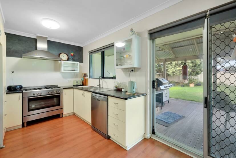 12 Delbridge Drive, KENWICK, WA 6107 AUS