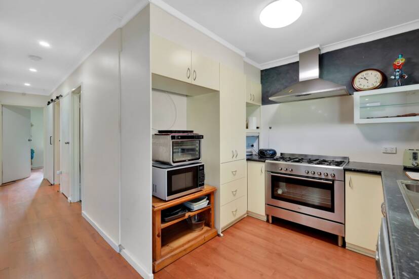 12 Delbridge Drive, KENWICK, WA 6107 AUS