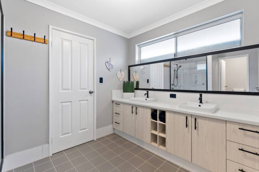 30 Barraberry Way, BYFORD, WA 6122 AUS