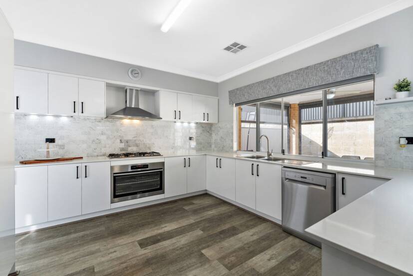 30 Barraberry Way, BYFORD, WA 6122 AUS