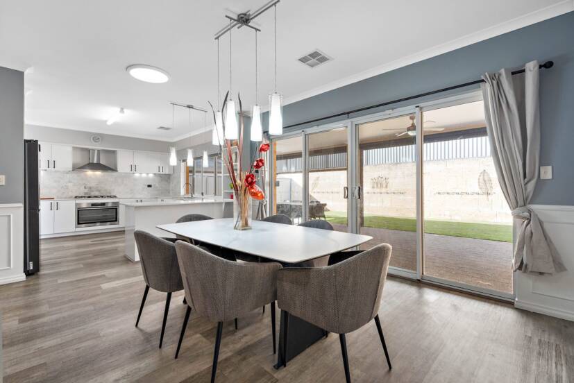 30 Barraberry Way, BYFORD, WA 6122 AUS