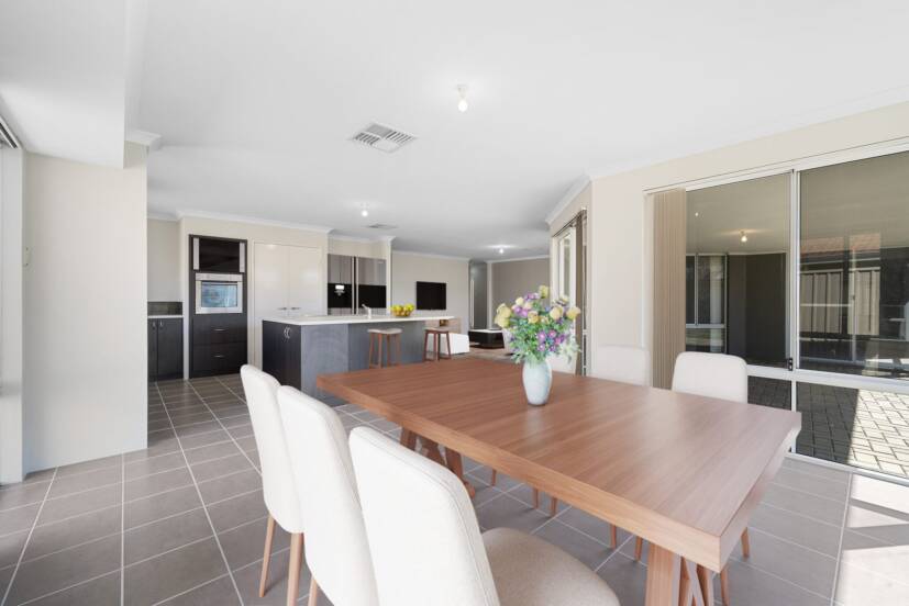5 Lakewood Grove, BERTRAM, WA 6167 AUS