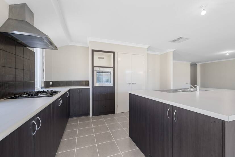 5 Lakewood Grove, BERTRAM, WA 6167 AUS
