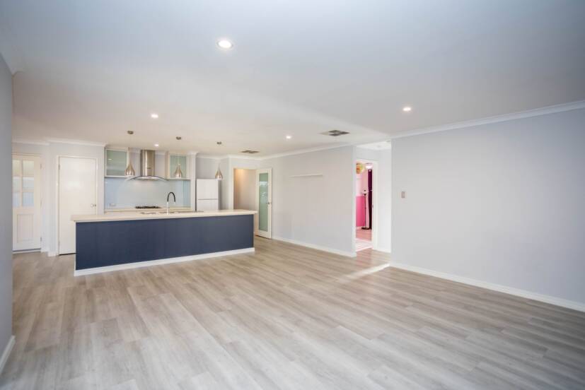 6 Baillon Pass, HARRISDALE, WA 6112 AUS