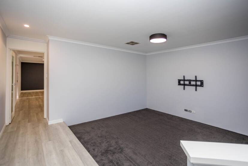 6 Baillon Pass, HARRISDALE, WA 6112 AUS