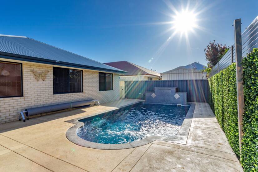 6 Baillon Pass, HARRISDALE, WA 6112 AUS