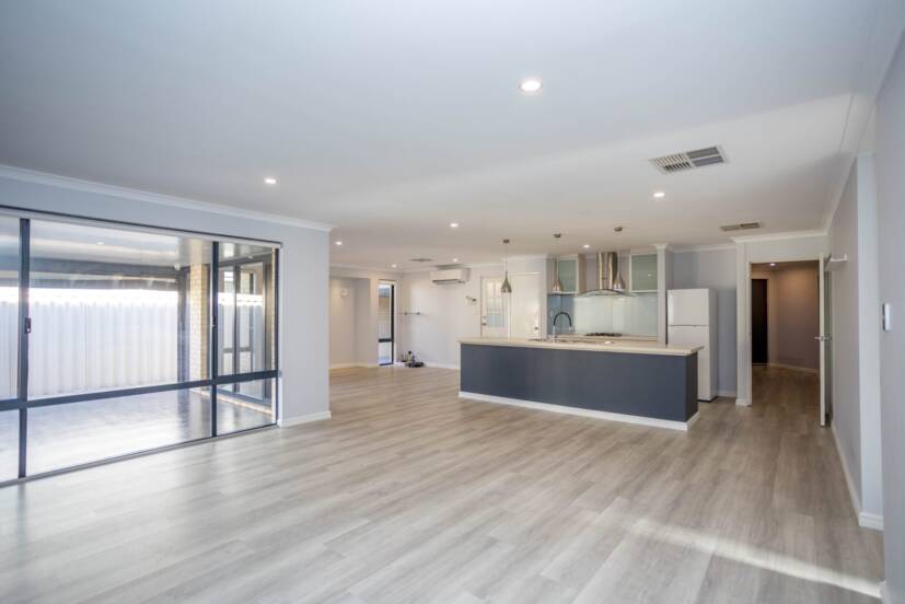 6 Baillon Pass, HARRISDALE, WA 6112 AUS