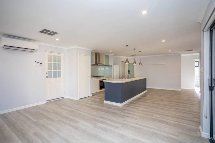 6 Baillon Pass, HARRISDALE, WA 6112 AUS