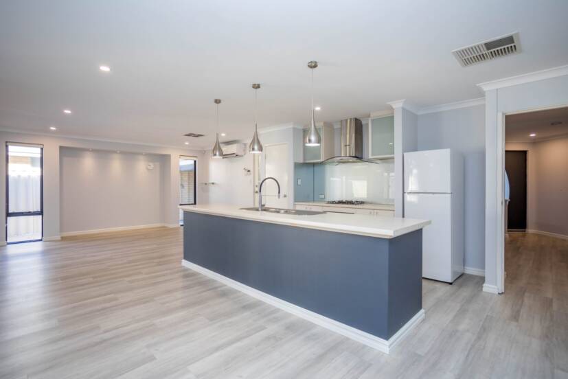 6 Baillon Pass, HARRISDALE, WA 6112 AUS