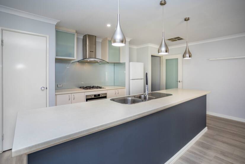 6 Baillon Pass, HARRISDALE, WA 6112 AUS