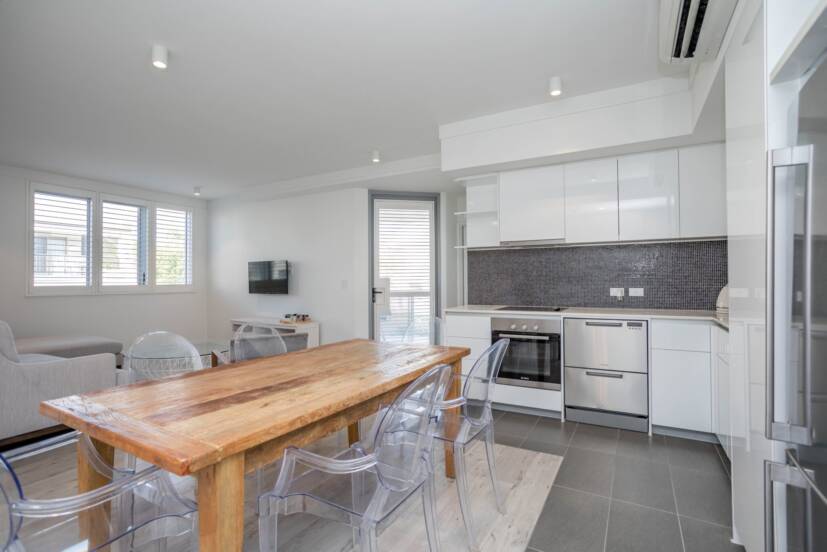 8/34 Shoalwater Street, NORTH COOGEE, WA 6163 AUS