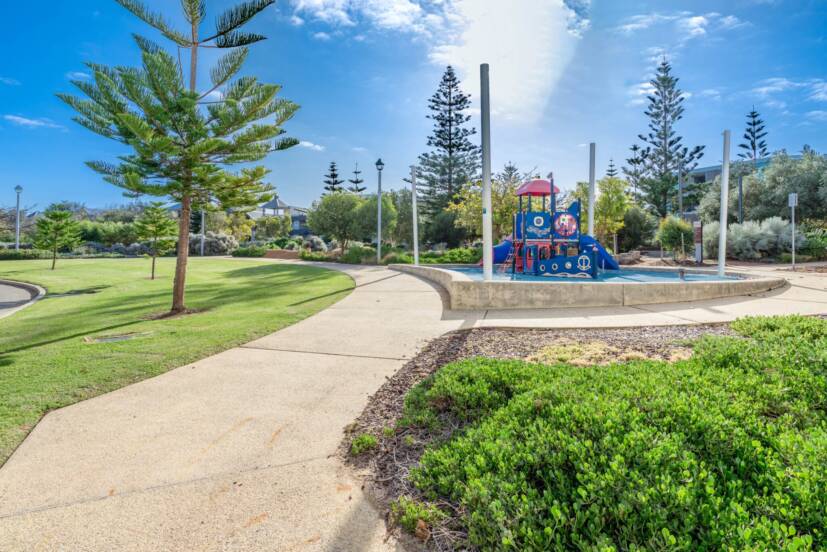8/34 Shoalwater Street, NORTH COOGEE, WA 6163 AUS
