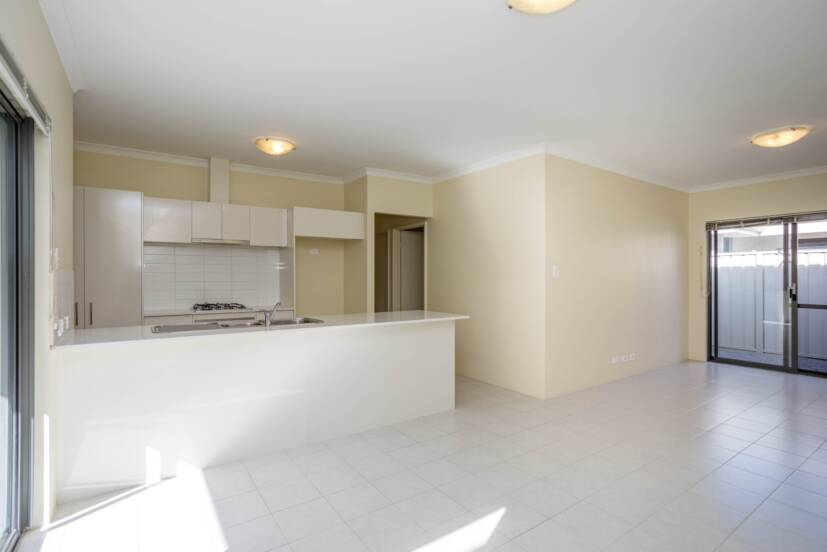 5/18 Gowrie Approach, CANNING VALE, WA 6155 AUS