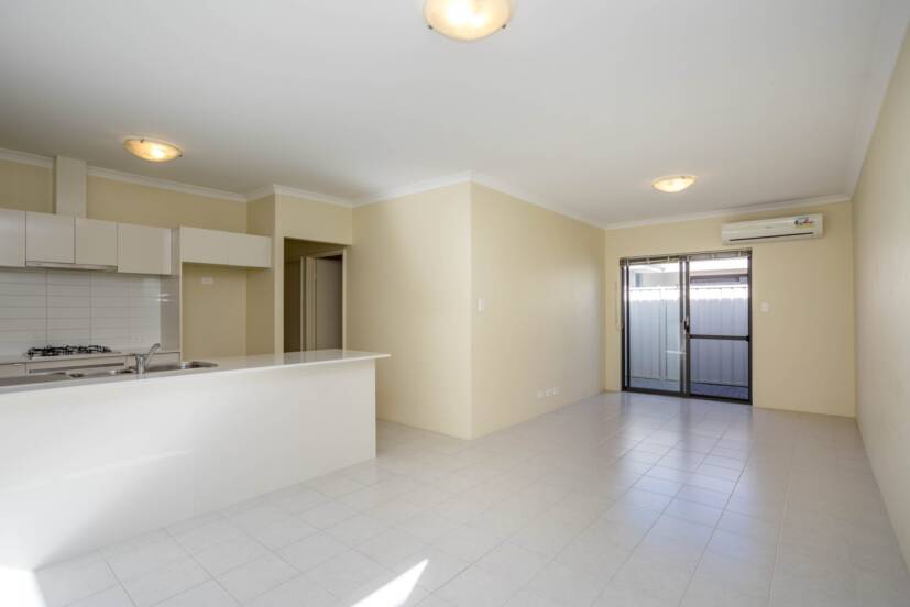 5/18 Gowrie Approach, CANNING VALE, WA 6155 AUS