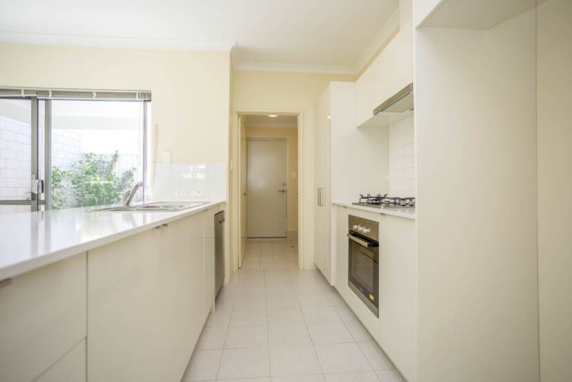 5/18 Gowrie Approach, CANNING VALE, WA 6155 AUS