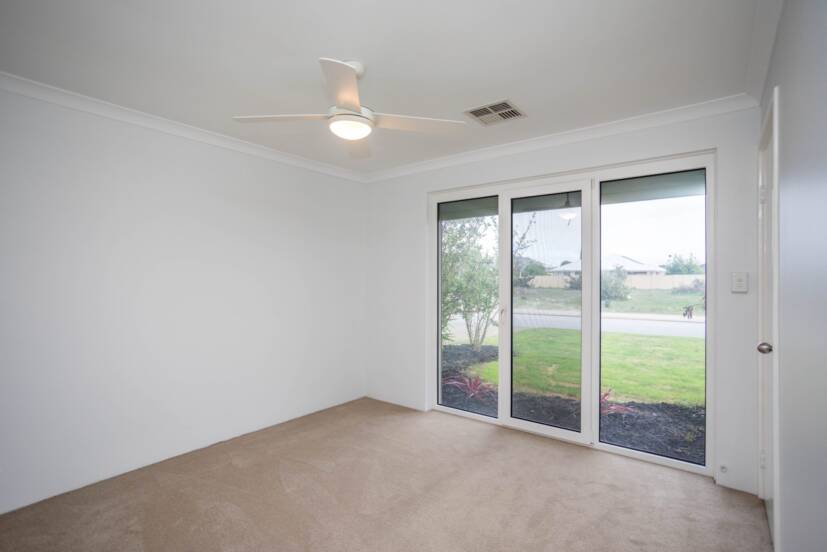 7 Miniata Way, CANNING VALE, WA 6155 AUS