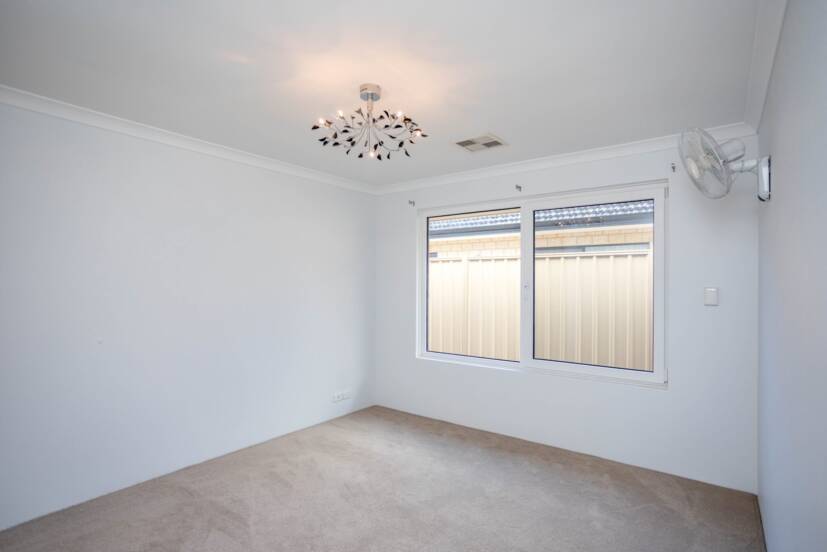 7 Miniata Way, CANNING VALE, WA 6155 AUS
