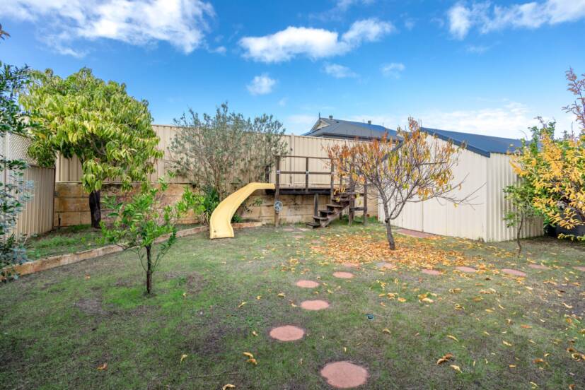 7 Miniata Way, CANNING VALE, WA 6155 AUS