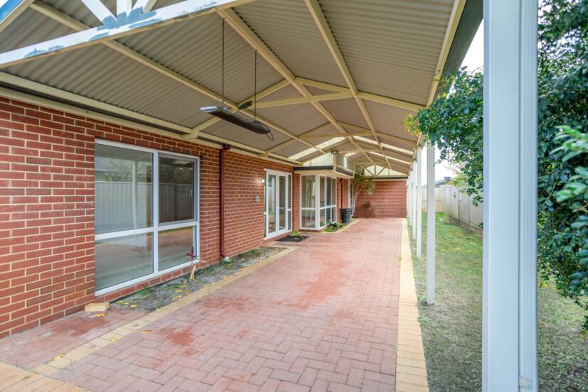 7 Miniata Way, CANNING VALE, WA 6155 AUS