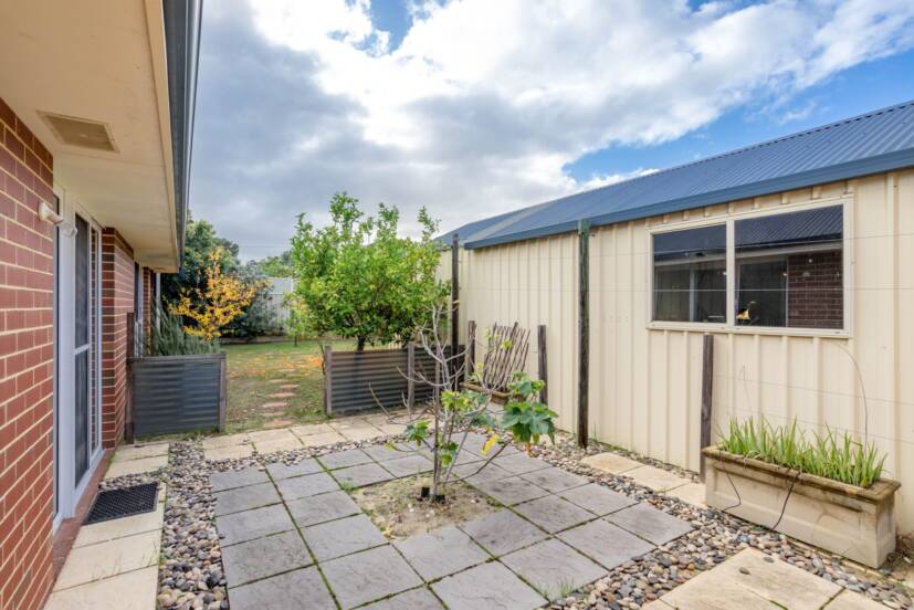 7 Miniata Way, CANNING VALE, WA 6155 AUS