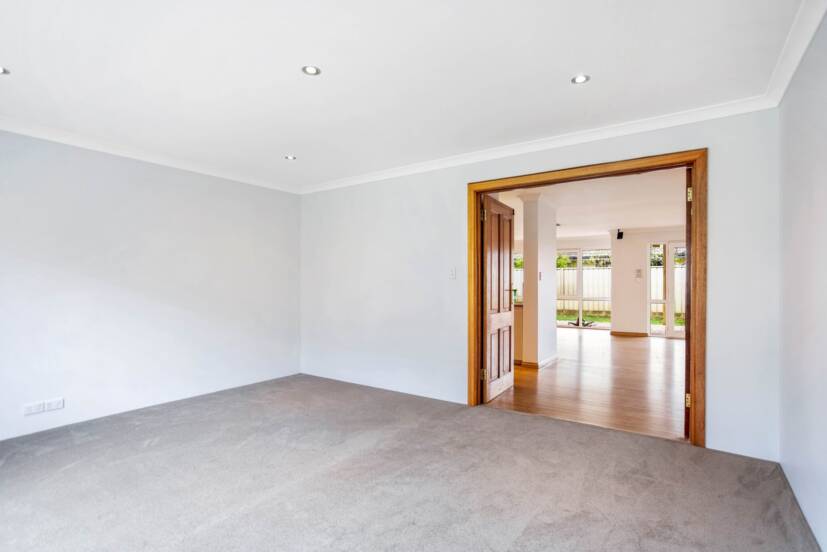 7 Miniata Way, CANNING VALE, WA 6155 AUS