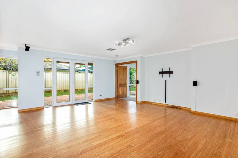 7 Miniata Way, CANNING VALE, WA 6155 AUS