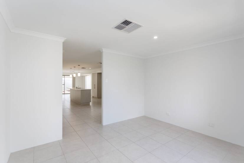 117 Broadway Boulevard, PIARA WATERS, WA 6112 AUS