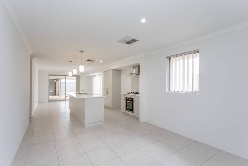 117 Broadway Boulevard, PIARA WATERS, WA 6112 AUS