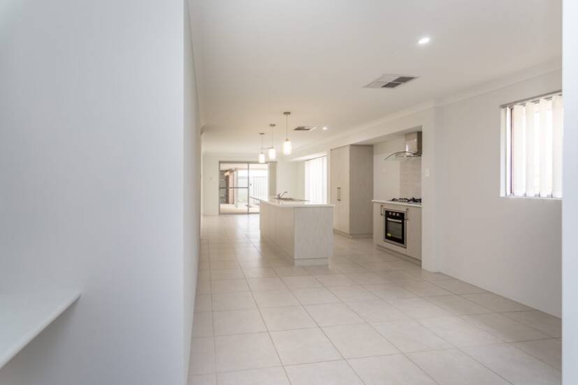 117 Broadway Boulevard, PIARA WATERS, WA 6112 AUS