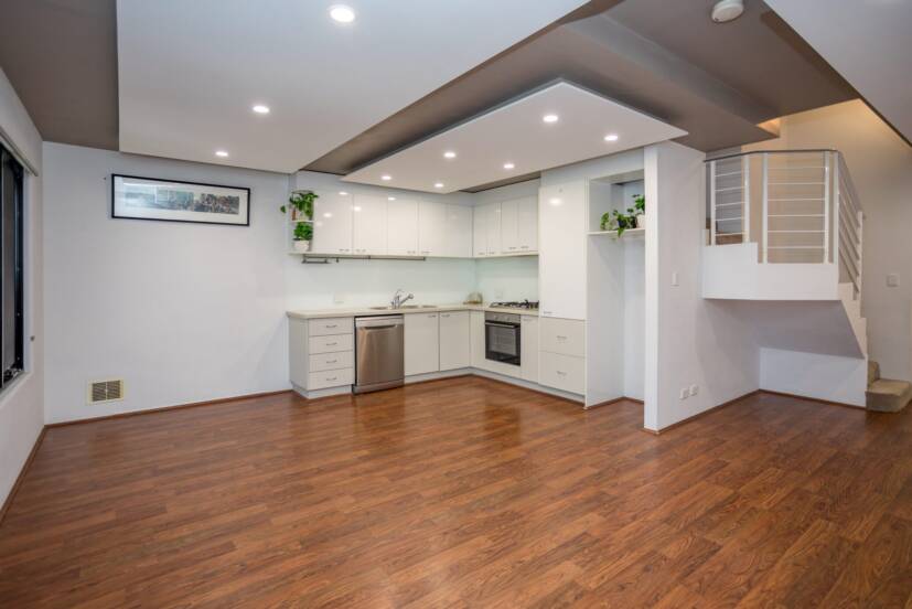 113 Ingleton Lane, MOUNT LAWLEY, WA 6050 AUS