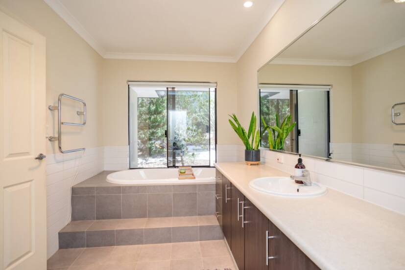 28 Bearfoot Road, BALDIVIS, WA 6171 AUS