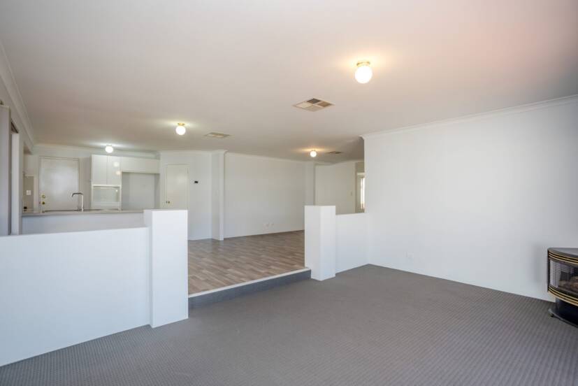 2 Pearce Court, HUNTINGDALE, WA 6110 AUS